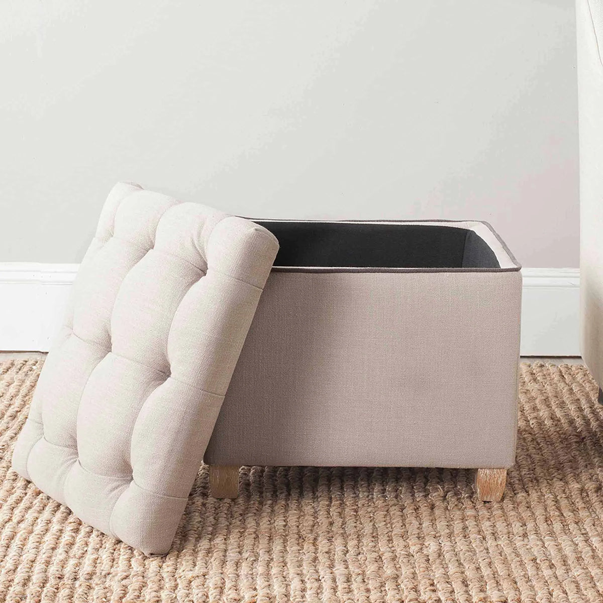 Beige Tufted Storage Ottoman Q457
