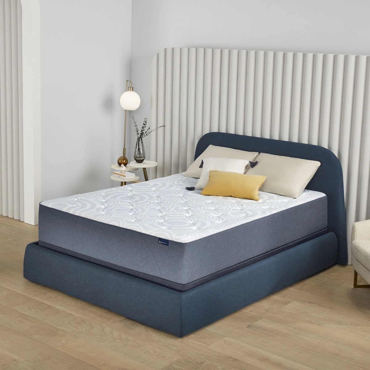 11" Hybrid Medium Mattress W1502