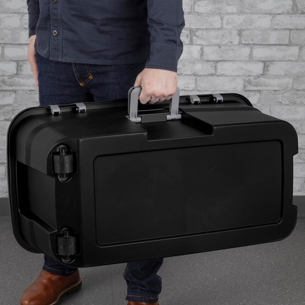 Black 22 Gal Wheeled Polypropylene Storage Trunk B770