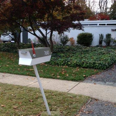 White Post Mounted Mailbox N2929