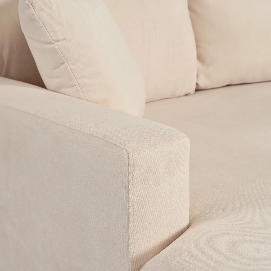 3 Seat Sofa with Removable Cushions and 2 Pillows C4527