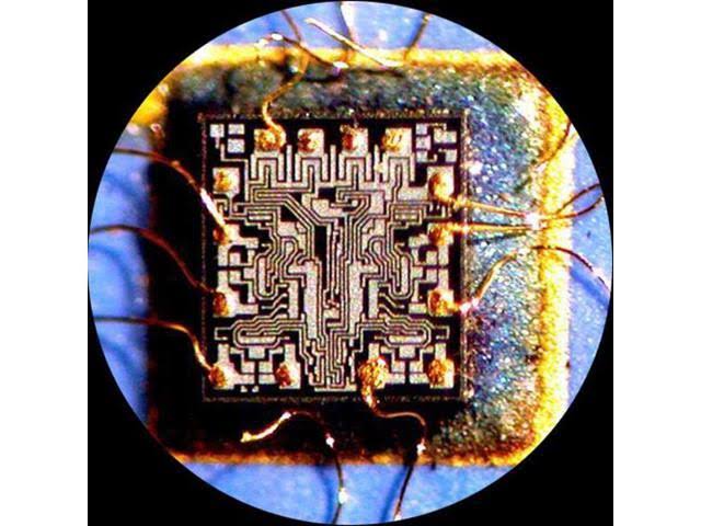 7X-90X Simul-Focal Stereo Zoom Microscope on Single Arm Boom Stand H701