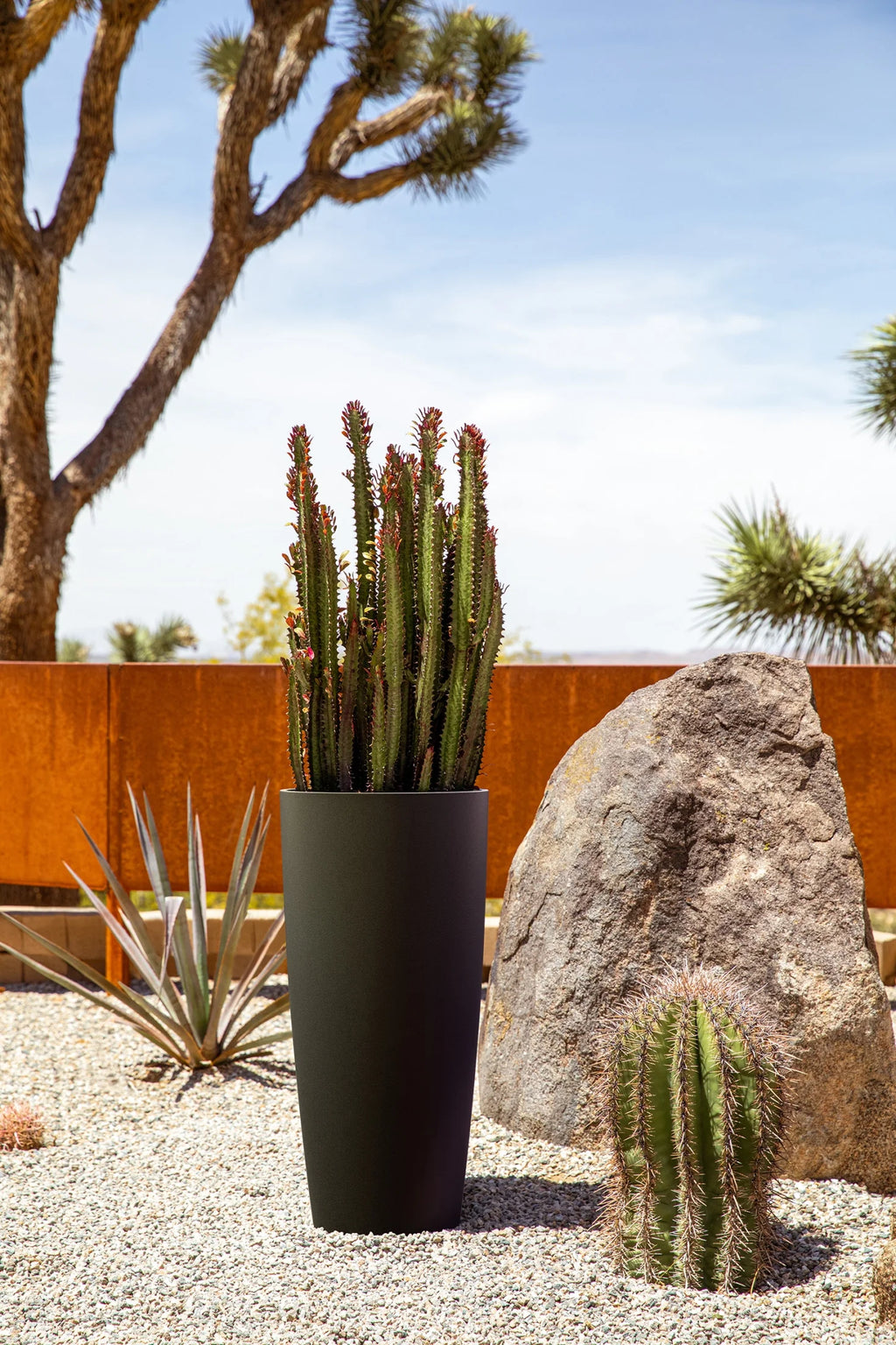 28" Black Plastic-Stone Planter I5575
