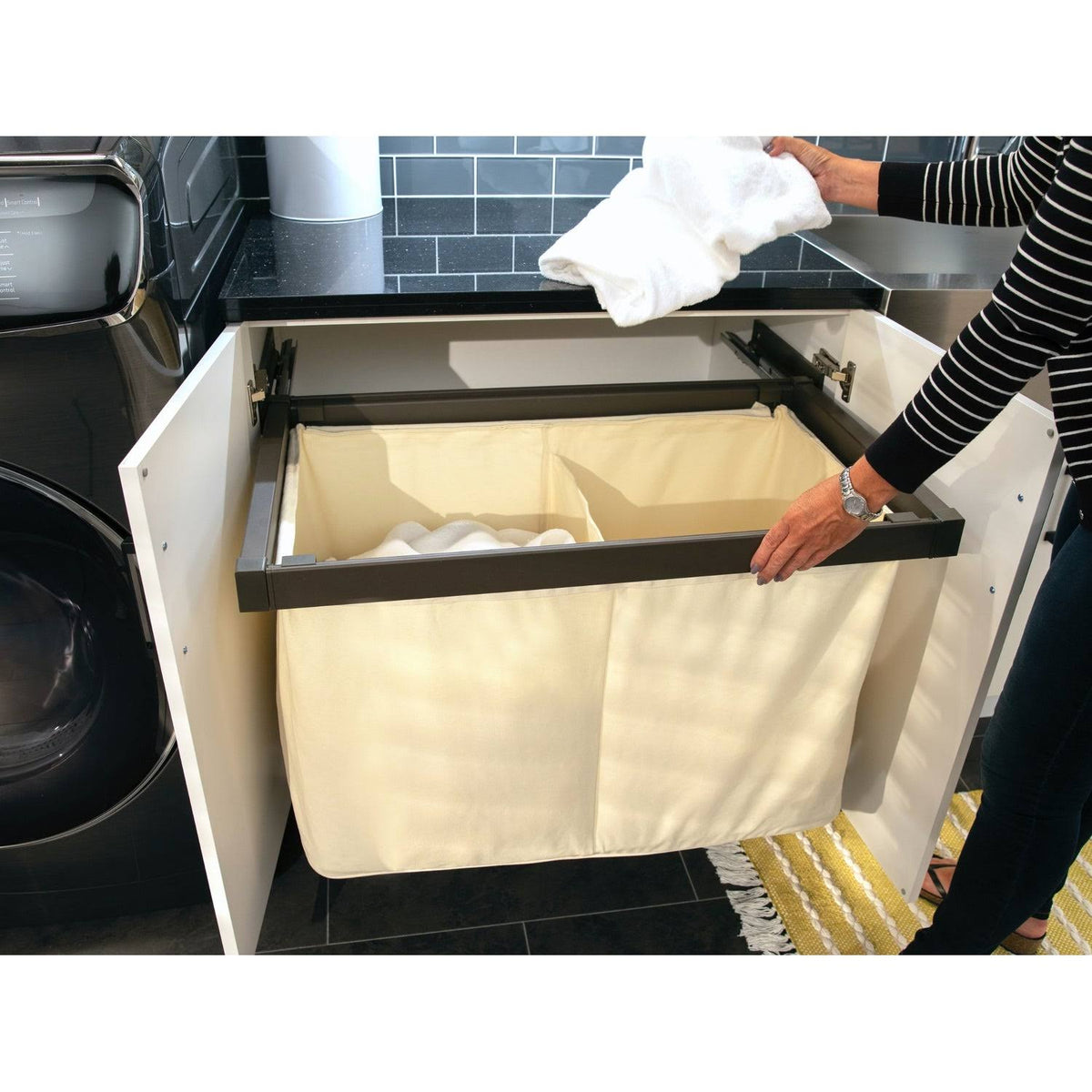 Pull-Out Laundry Hamper Basket U642259